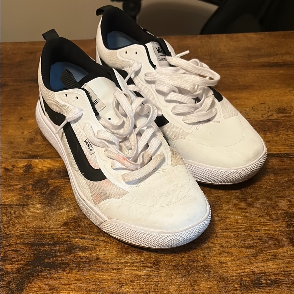 Vans Men's White and Black Casual Sneakers